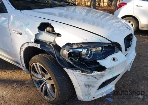 2013 BMW X5 M z USA, uszkodzony, nr VIN 5YMGY0C50D0C11830